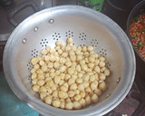 Foto del paso 1 de la receta: Garbanzos con carne picada y papas fritas