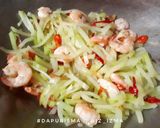 Foto langkah ke 5 dari resep Tumis Labu Siam Udang.