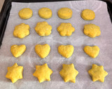 A picture of step 11 of Avocado Biscuits.