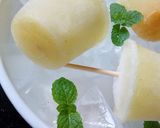 A picture of step 5 of Pineapple,mint,passion fruit lollies#recipemarathon.