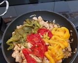 Foto del paso 6 de la receta Noodles de arroz con pollo y pimientos