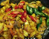 Gambar langkah 4 resipi Ayam Goreng Kunyit.