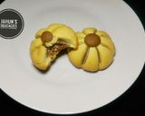 A picture of step 6 of Chocolate Flower Cookies.