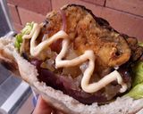 Foto del paso 8 de la receta: Sándwich🥪 de berenjenas🍆 empanizadas en pan turco🍞