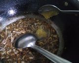A picture of step 5 of Chicken chow mein.