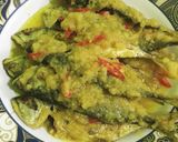 Foto langkah ke 5 dari resep Ikan goreng bumbu kuning.
