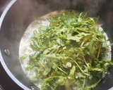 Foto del paso 5 de la receta: Sopa de hojas verdes marchitas