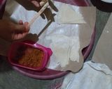 Foto langkah ke 4 dari resep Sumpia Krenyes Abon Serundeng.