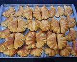 Hình bước làm 3 của món Crescent roll hình quạt