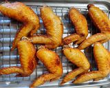 Hình bước làm 2 của món Cánh gà chiên nước mắm