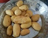 A picture of step 1 of Aloo kay kabab.