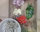 Foto langkah ke 4 dari resep Tumis Pucuk dan Kembang Kates.