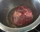 Foto del paso 3 de la receta: Ossobuco con salsa de tomate
