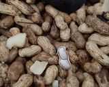 Foto langkah ke 6 dari resep Kacang Tanah Kukus Aromatik.