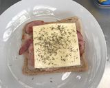 A picture of step 3 of Fried croque madame.