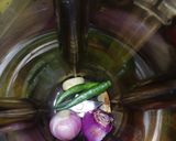 Gambar langkah 3 resipi Telur masak lemak bersama belimbing buluh.