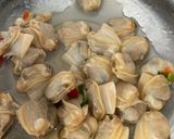 Hình bước làm 1 của món Canh Nghêu Khế Chua