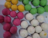 Foto langkah ke 2 dari resep Wedang ronde pelangi simple.