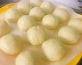 Hình bước làm 2 của món Avocado bun (bánh mì quả bơ)