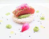 Foto del passaggio 4 della ricetta Nighiri di salmone con crema di avocado e galletta di riso