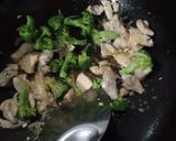 Foto langkah ke 4 dari resep 41. Brokoli chiken teriyaki.