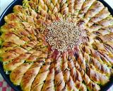 A picture of step 9 of Sunshaped garlic bread.