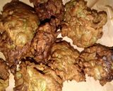 A picture of step 5 of Dudhi ke pakore.