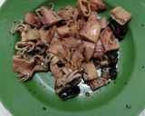 Foto langkah ke 1 dari resep Cumi kering (gereh cumi) sambel manasati.