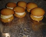 A picture of step 5 of Vanilla wafer and banana snacks.