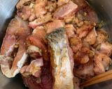 Hình bước làm 1 của món Cá kho riềng sả