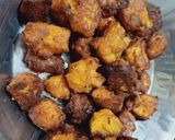 A picture of step 3 of Corn pudina pakoda.