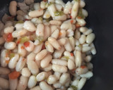 Foto del paso 3 de la receta: Alubias blancas con verdura y almejas 👩🏻‍🍳