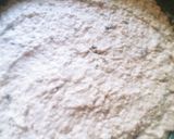 A picture of step 2 of Oatmeal and Raisin Cake without Sugar.