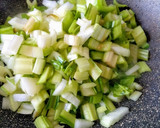 Foto del paso 1 de la receta: Salteado verde que te quiero verde