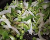 A picture of step 2 of Hakka noodles.