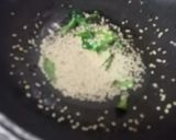 A picture of step 4 of Instant semolina spinach Handvo.