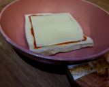 Foto langkah ke 2 dari resep Pepperoni Grilled Cheese Sandwich.