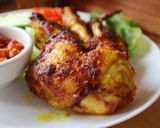 Foto langkah ke 3 dari resep Ayam panggang bumbu kuning.