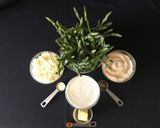 A picture of step 1 of Parmesan and Mozzarella Creamed Asparagus.
