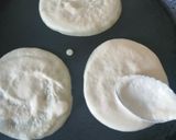 A picture of step 4 of Semolina uttapam.