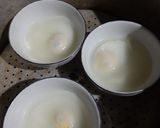 Foto langkah ke 3 dari resep Telur ceplok kukus.