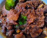 Foto langkah ke 5 dari resep Tumis Kecap Daging iris.
