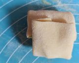 Foto langkah ke 4 dari resep Pisang bolen cokelat ala kartika sari.