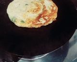 A picture of step 8 of Afghani fateer piyazi.