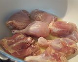 Foto del paso 1 de la receta: Pollo con nopales en salsa de guajillo