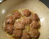 Foto del passaggio 4 della ricetta Conchiglie di lattuga con le polpette all'agradolce e cipolla