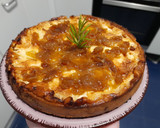 Foto del paso 8 de la receta: Tarta salada de gorgonzola y pera con cebolla caramelizada