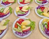 Foto langkah ke 6 dari resep Veggie and Tropical Fruit Salad.
