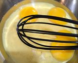 Foto langkah ke 3 dari resep Bolu Karamel Panggang.