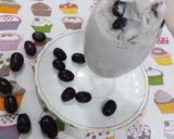 A picture of step 4 of Black currant and black raisins ice cream.